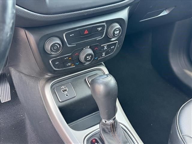 Used 2021 Red Jeep Latitude image 22