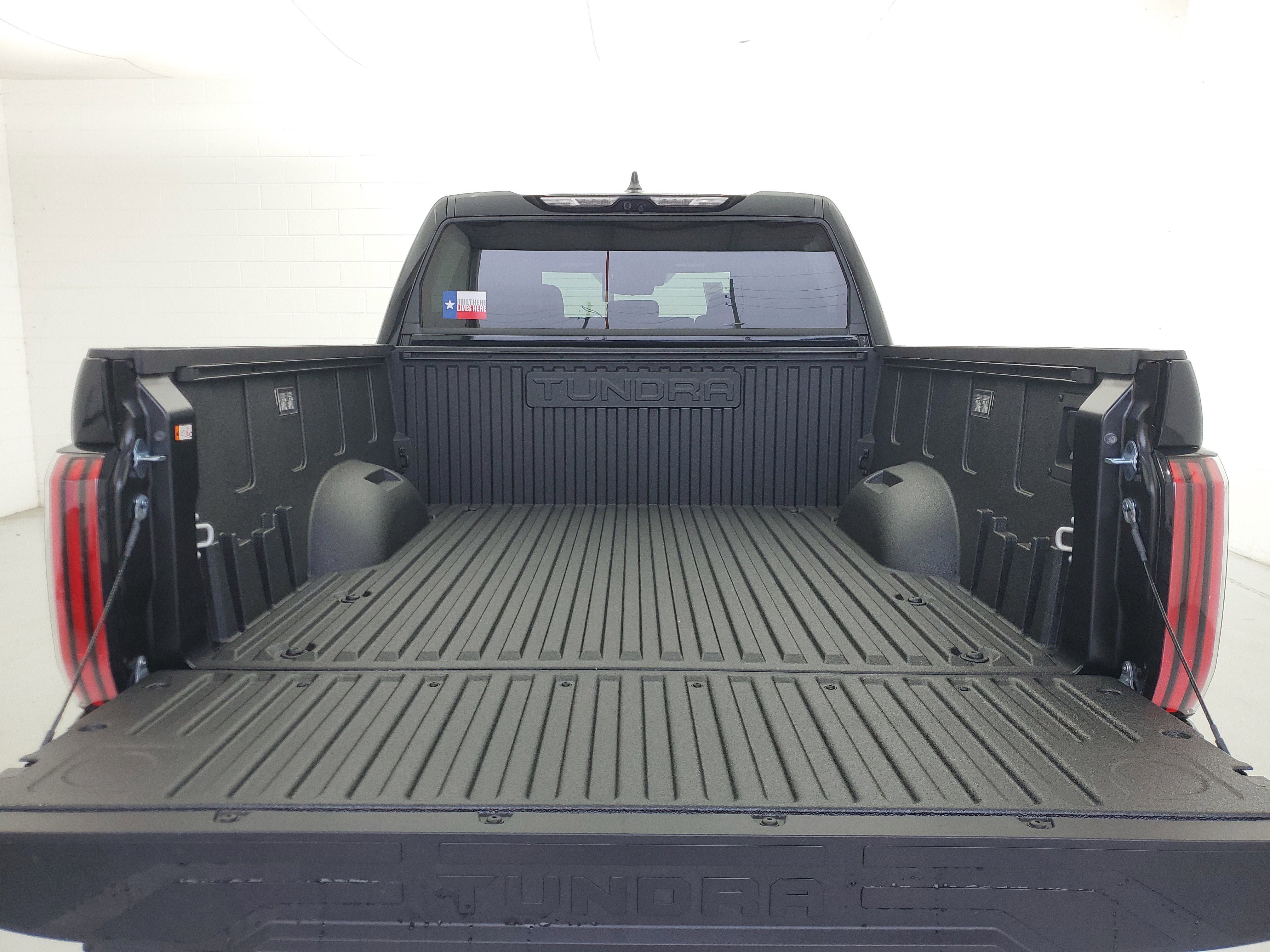 2026 Toyota Tundra Limited - Photo 10