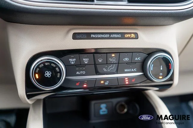 Used 2022 Blue Ford SE image 24