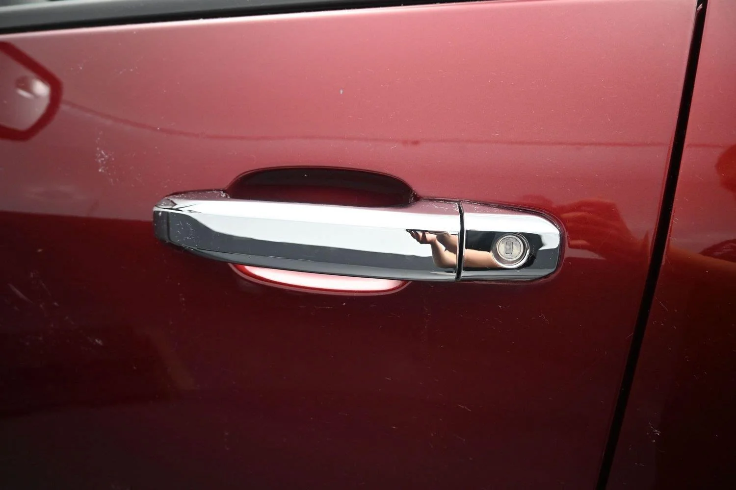 Used 2016 Siren Red Tintcoat Chevrolet LT image 17