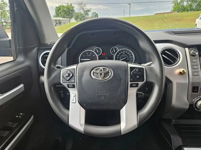 Used 2016 Blue Toyota SR5 image 14