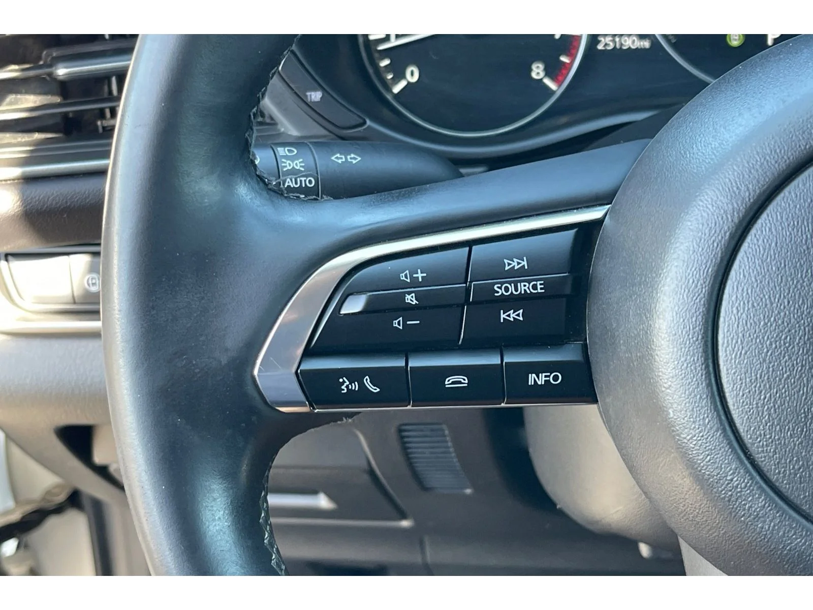 Used 2024 CERAMIC Mazda Select image 36