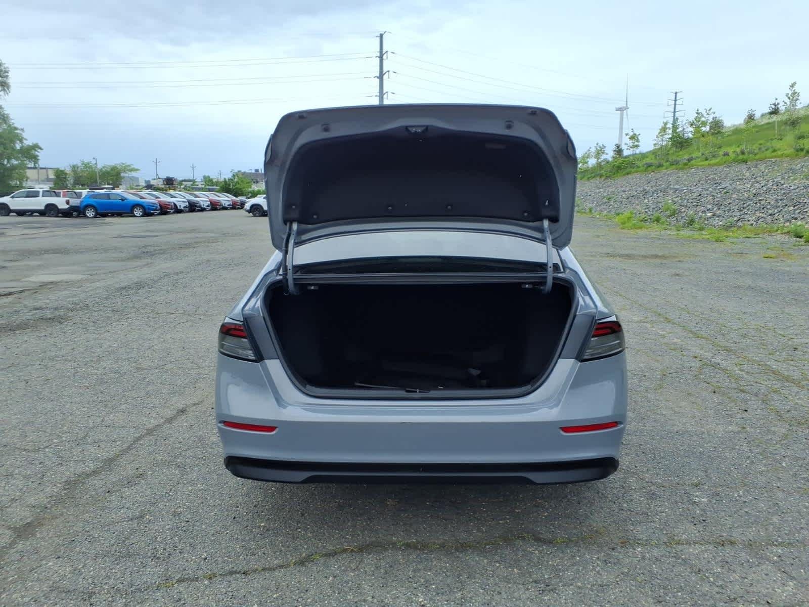 Certified Used 2025 Urban Gray Pearl Honda SE image 19