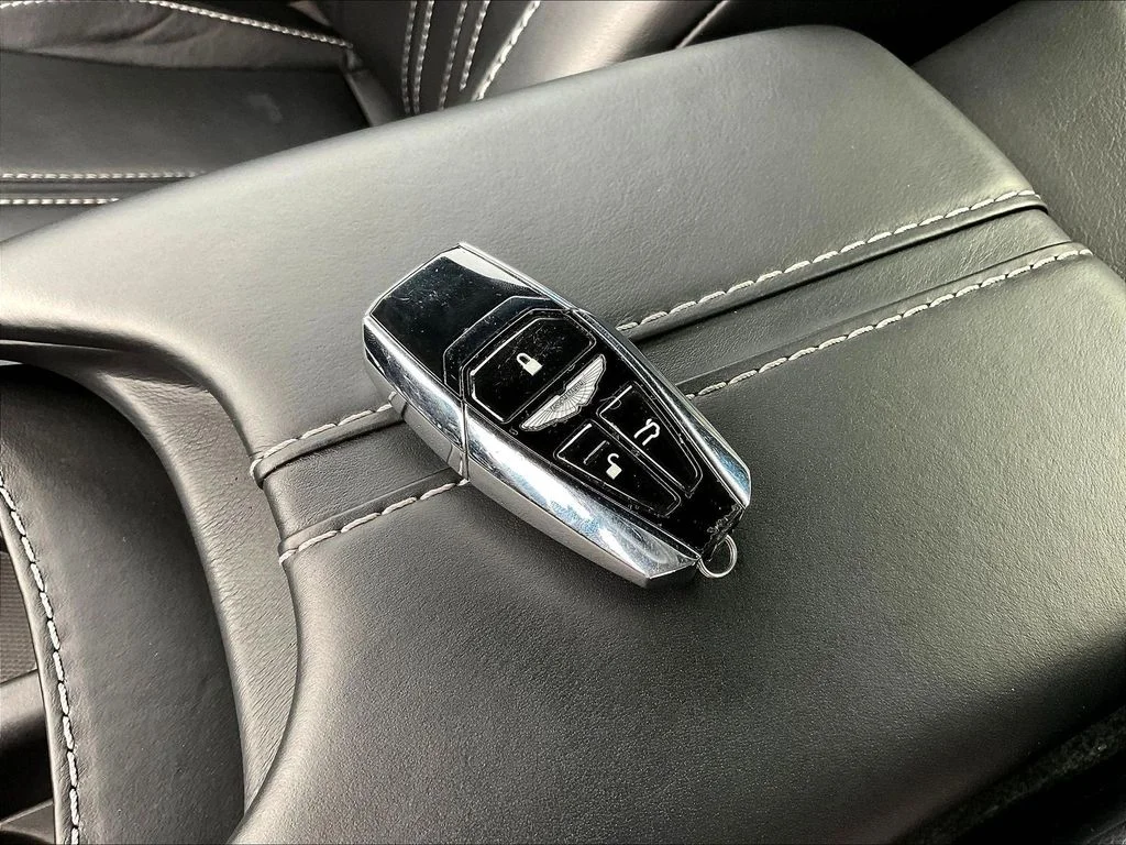 Used 2020  Aston Martin  image 32