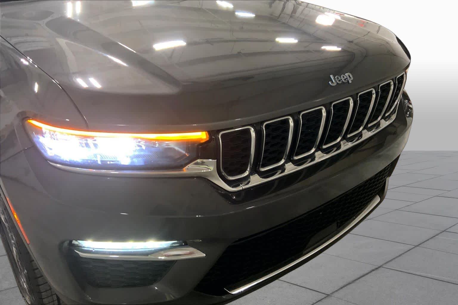 Used 2022 Baltic Gray Metallic Clearcoat Jeep  image 30