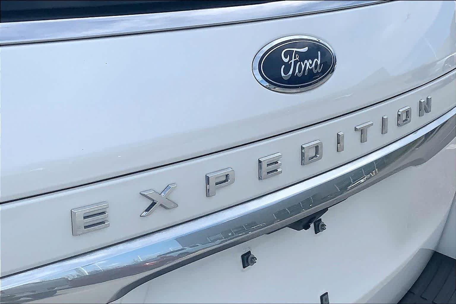 Used 2024 Star White Ford Platinum image 31