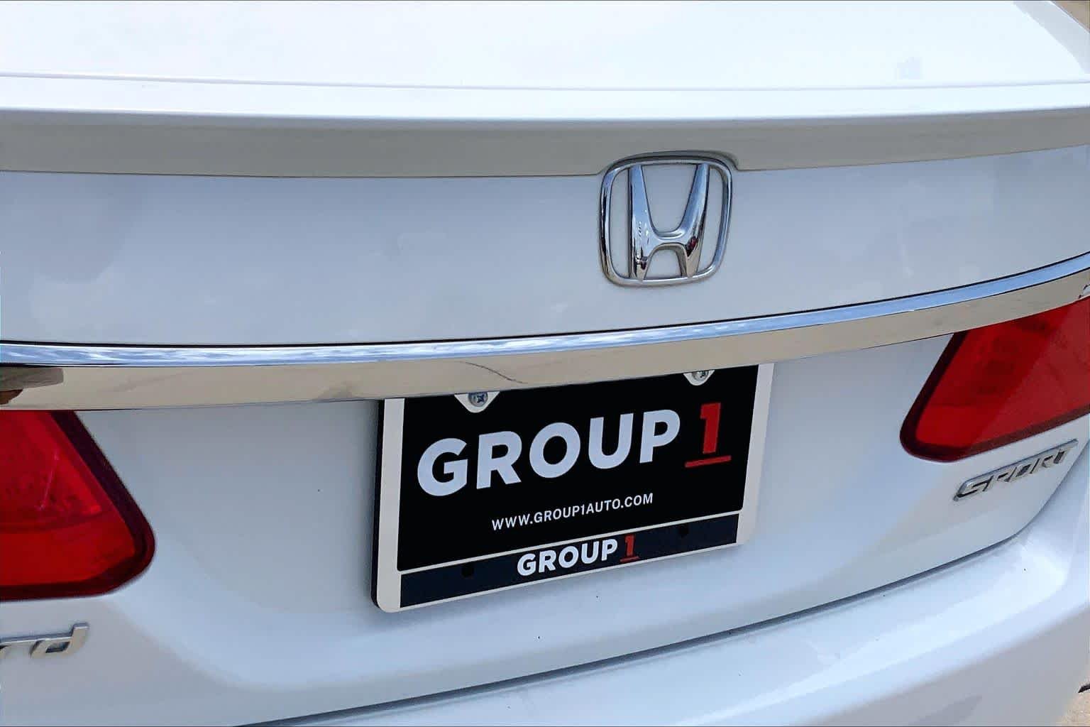 Used 2015 WHITE ORCHID PEARL Honda Sport image 29