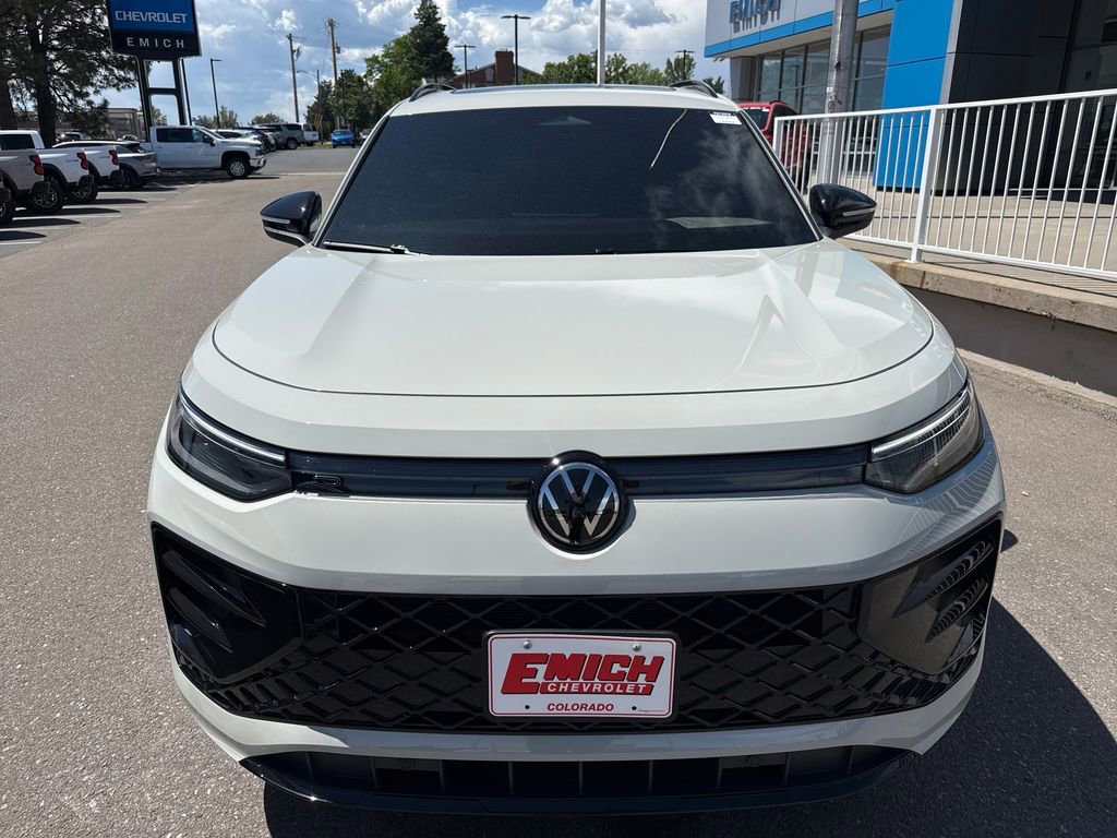 Used 2025 Tan Volkswagen SE R-Line Black image 8