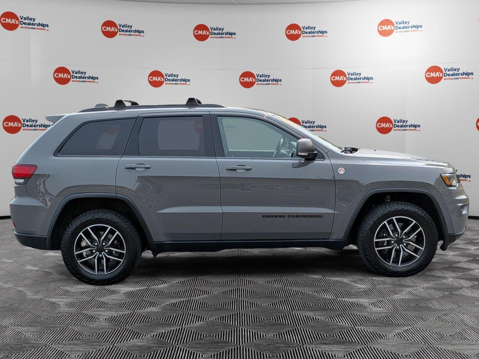 Used 2021 Sting-Gray Clearcoat Jeep Trailhawk image 4