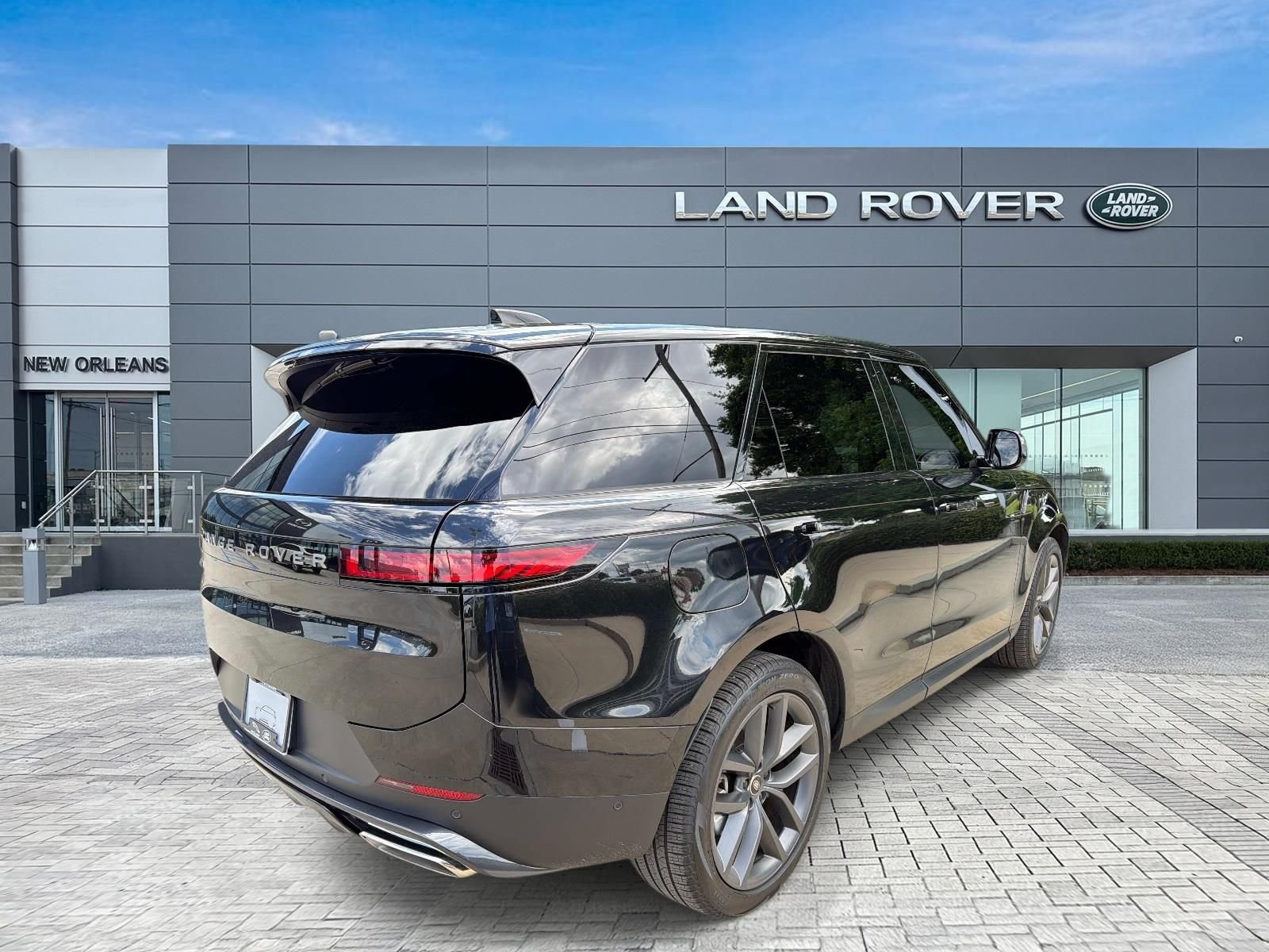 Certified Used 2025 Black Land Rover SE image 6