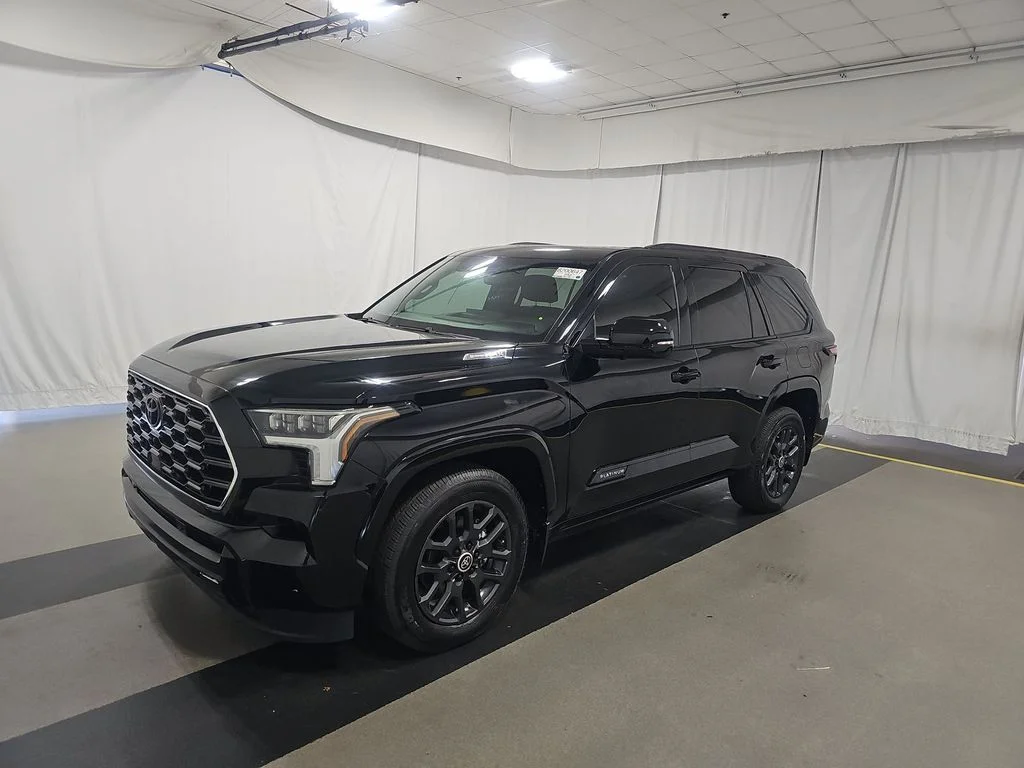 2024 Toyota Sequoia Platinum 4WD i-FORCE MAX Hybrid's photo