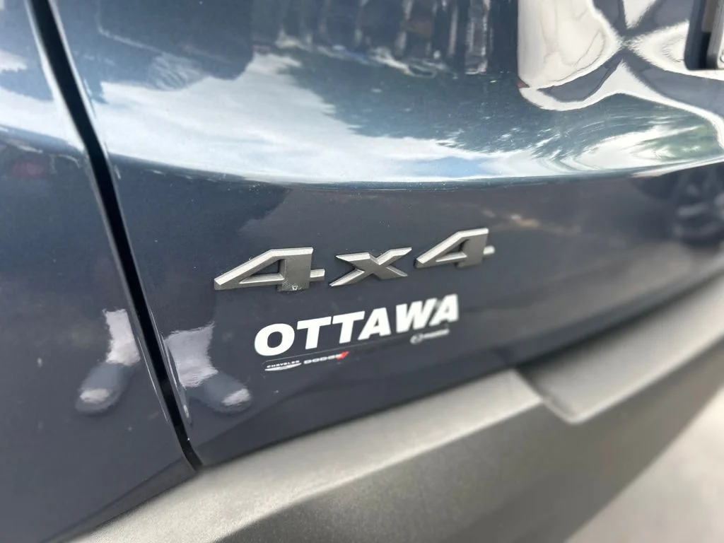 Used 2021 Blue Jeep Trailhawk image 40