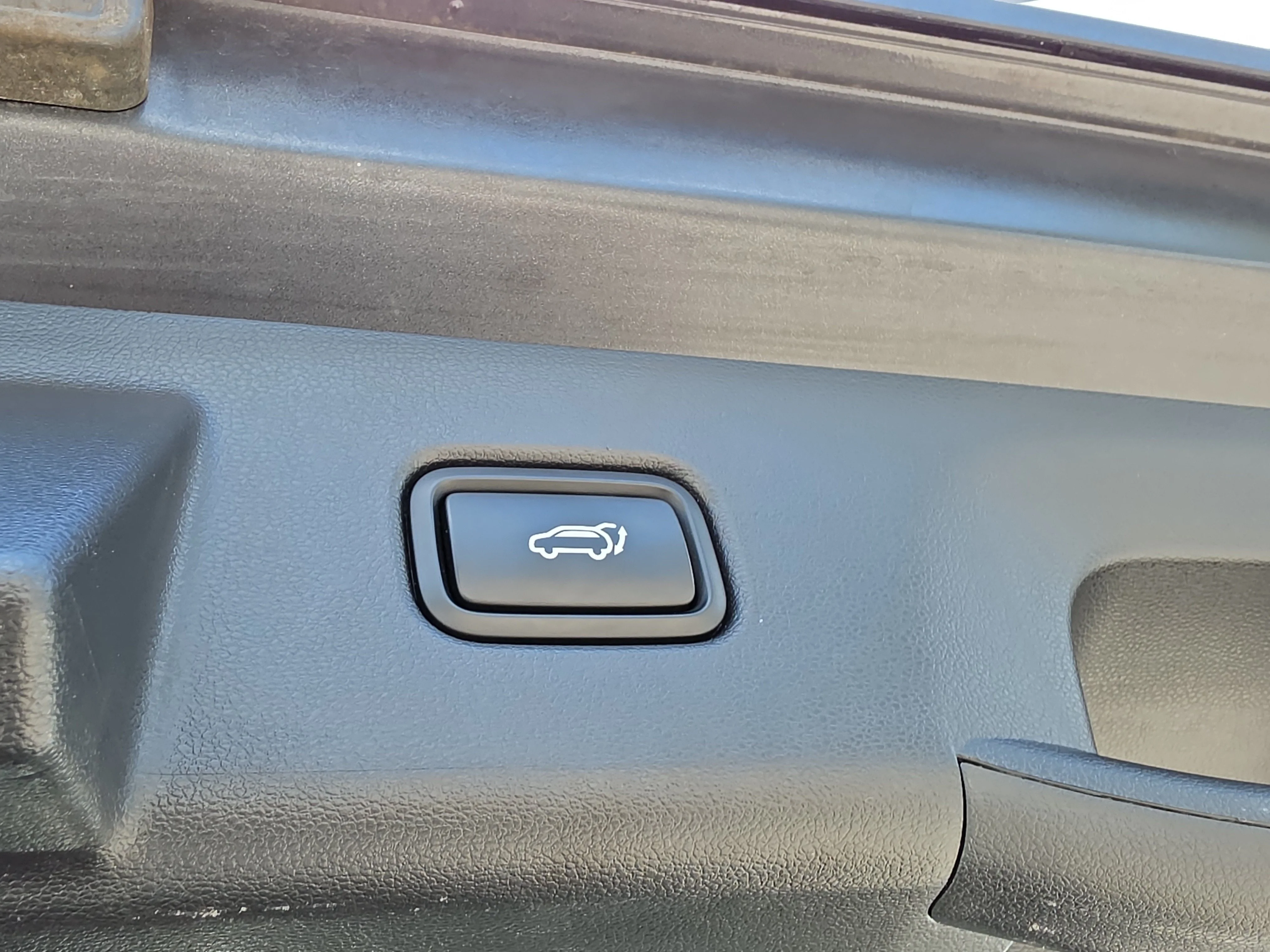 Used 2023 Portofino Gray Hyundai SEL image 11
