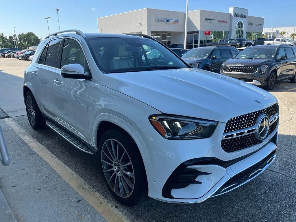 Used 2025 White Mercedes-Benz GLE 450 image 2