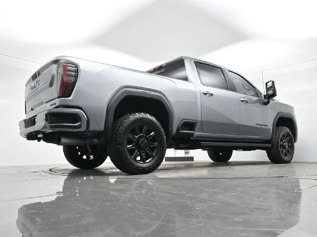 Used 2025 Sterling Metallic GMC AT4 image 29