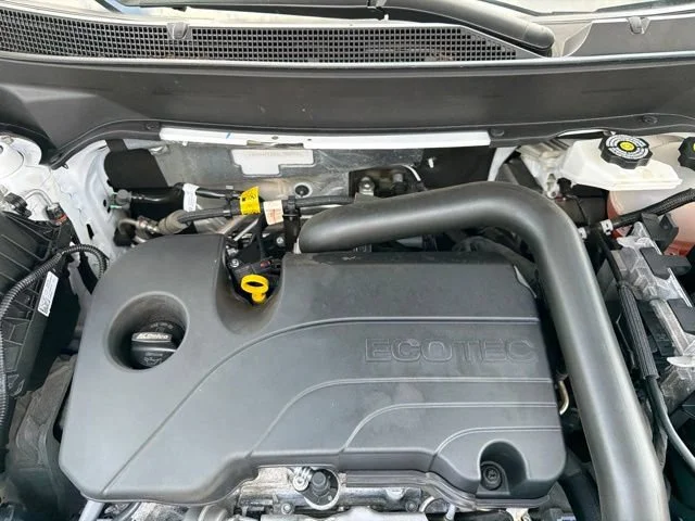 Used 2025 Summit White Chevrolet LT image 15