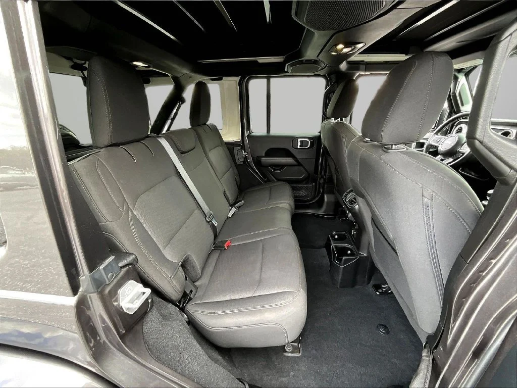 Used 2019 Gray Jeep Unlimited Sahara image 28
