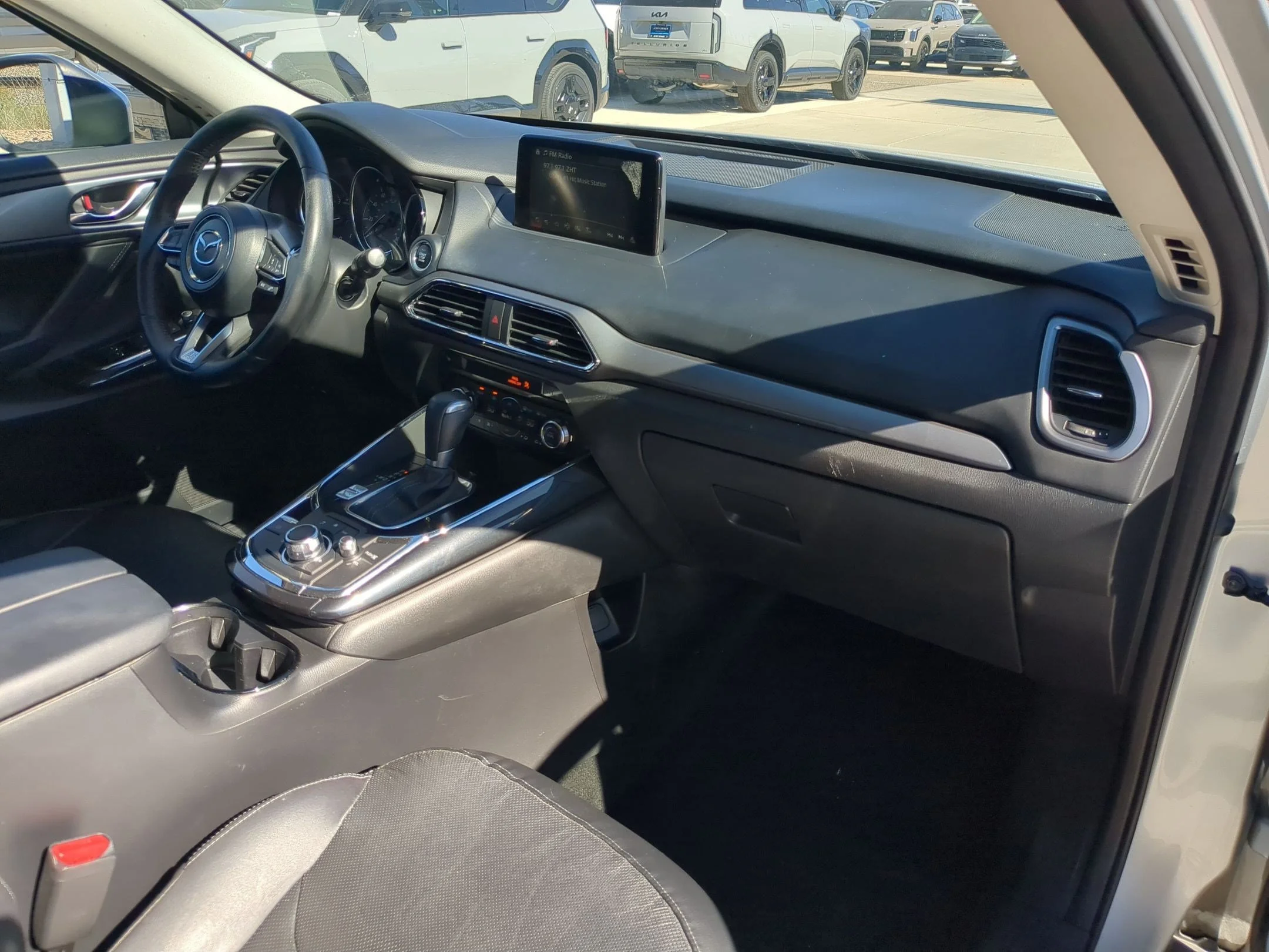 Used 2018 Sonic Silver Metallic Mazda Touring image 28