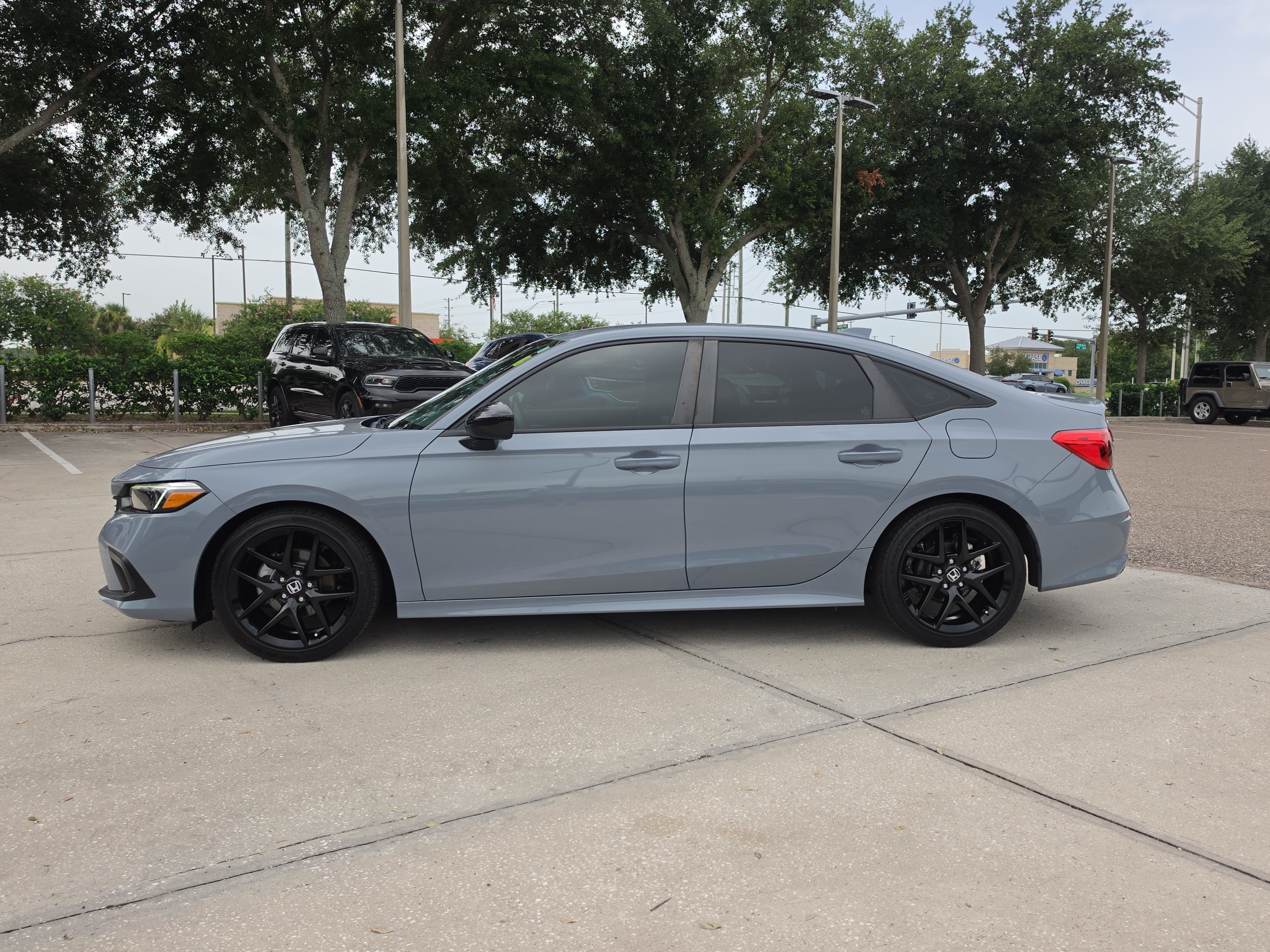Used 2024 Morning Mist Metallic Honda Sport image 5