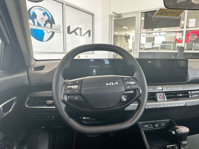 Used 2025 White Kia LXS image 13