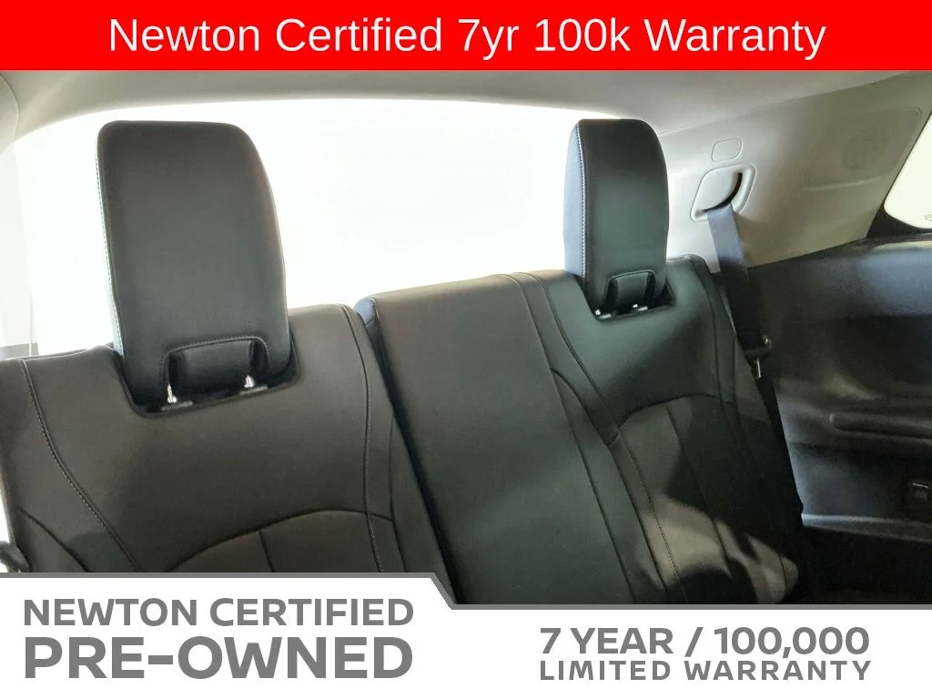 Certified Used 2025 Mineral Black INFINITI LUXE image 23
