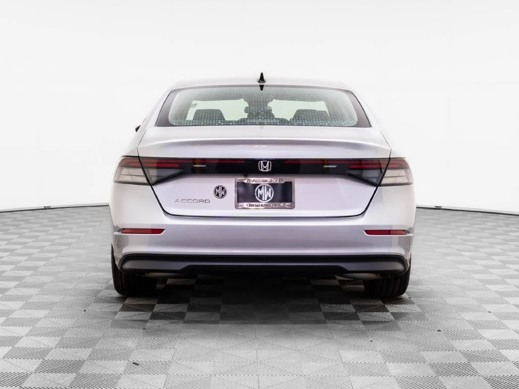 New 2026 Silver Honda SE image 4