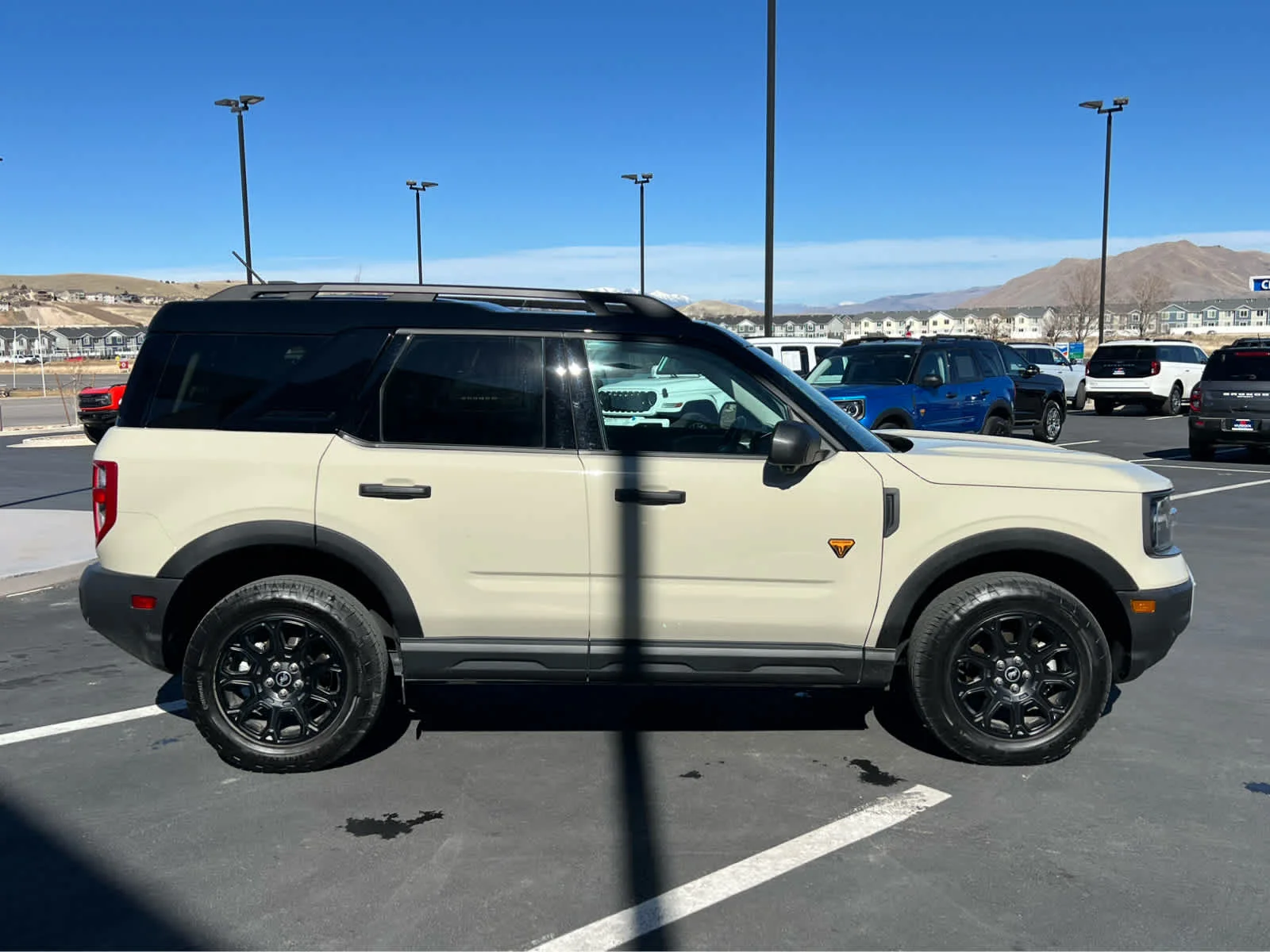Used 2025 Desert Sand Ford Badlands image 6