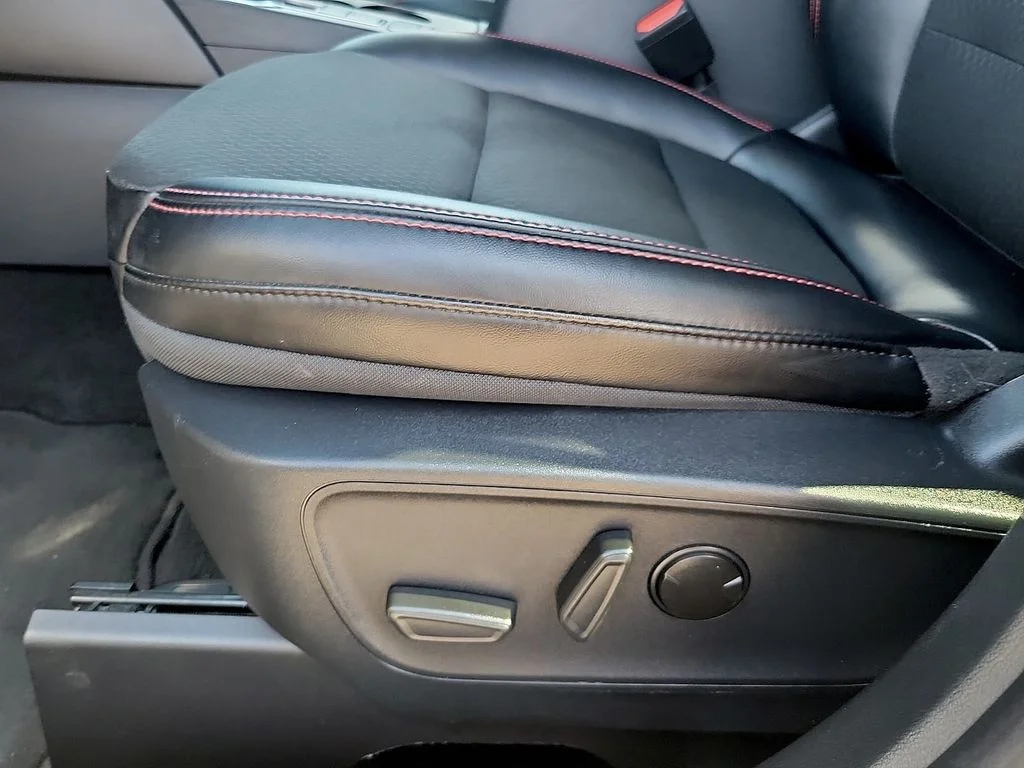 Used 2025 Black Metallic Ford ST-Line image 14