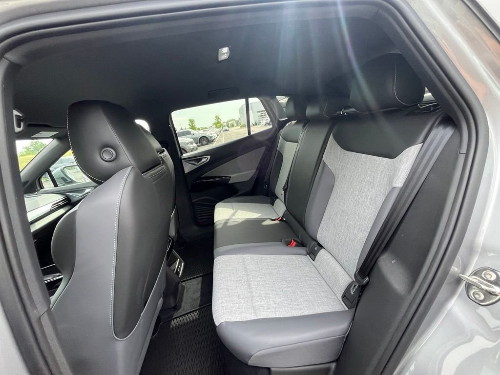 Used 2025 Silver Volkswagen Pro image 22