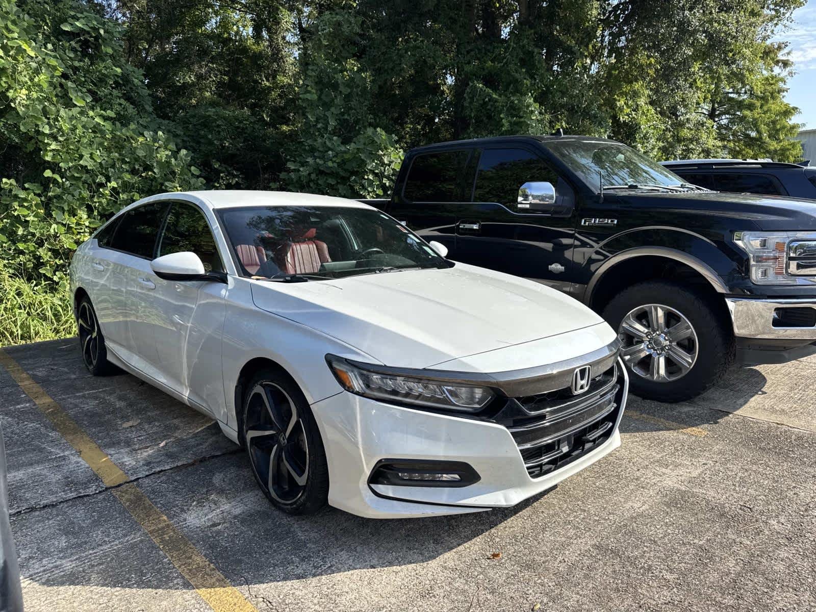 Used 2019 Platinum White Pearl HOND SPORT image 3