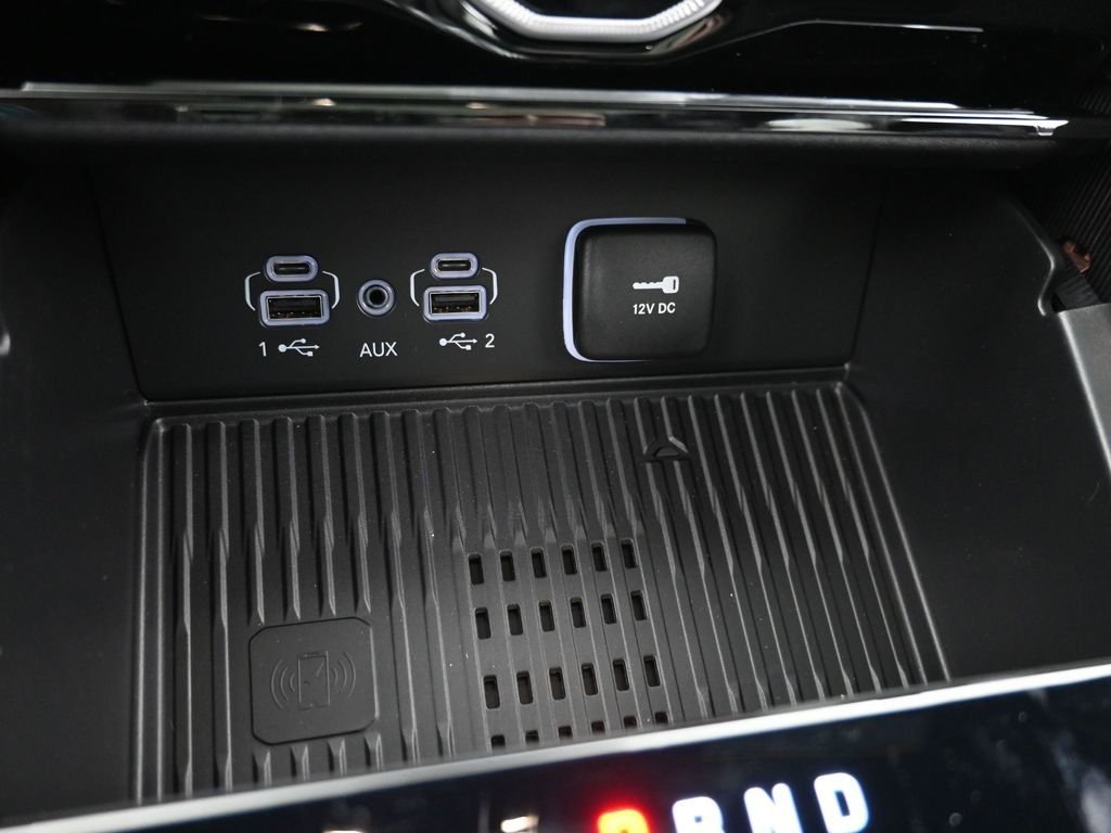 New 2026 Diamond Black Crystal Pearl-Coat Exterior Paint Jeep Limited image 23