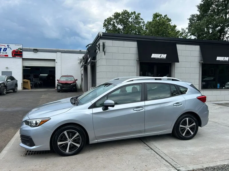 Used 2023 Silver Metallic Subaru Premium Wagon 4D image 4