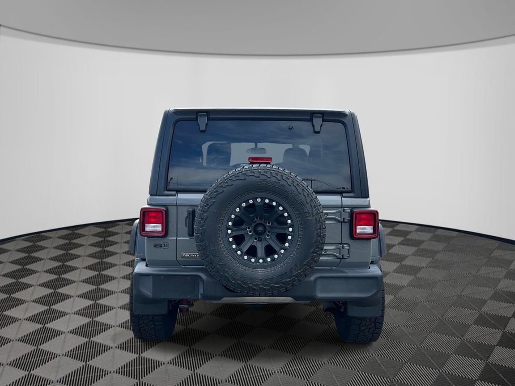 Used 2021 Gray Jeep Sport image 4