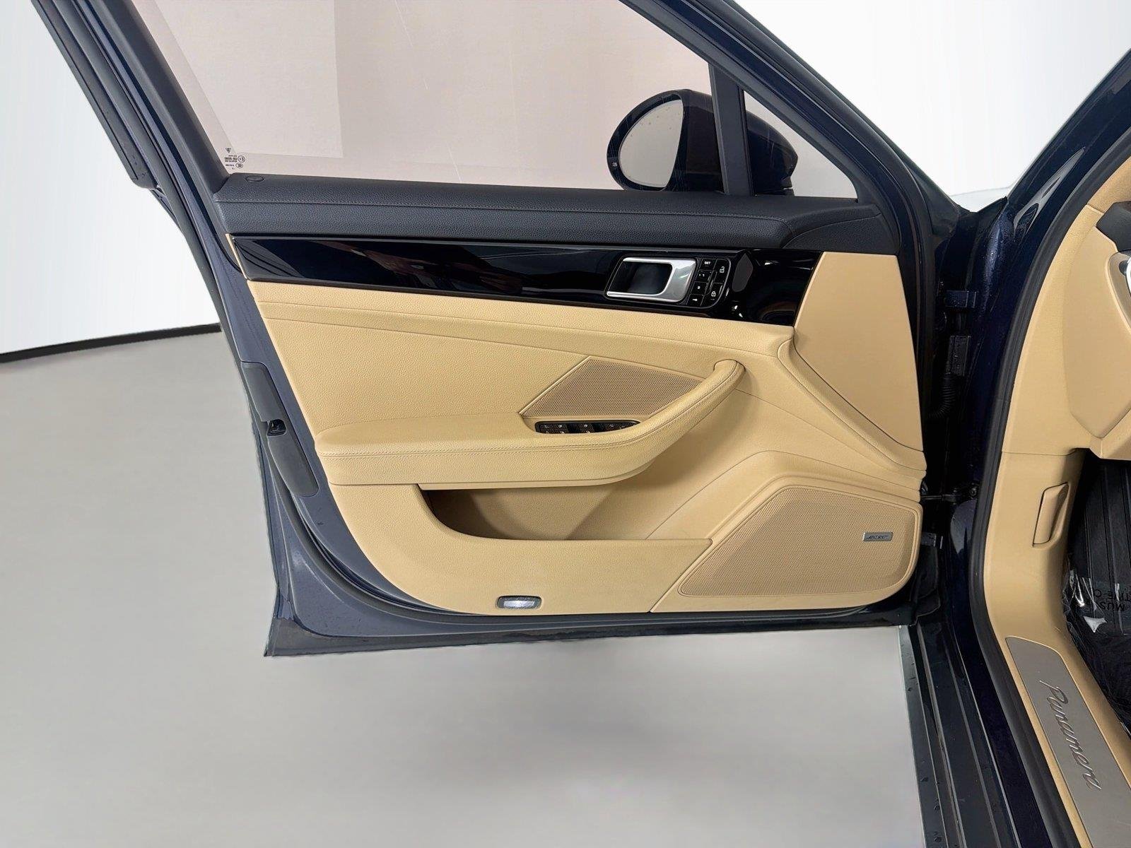 Used 2020 Night Blue Metallic Porsche base image 7