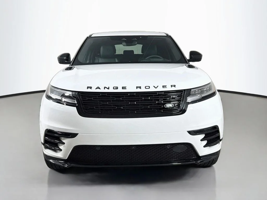 New 2026 Fuji White Land Rover P250 Base image 2