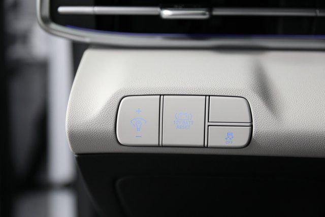 2025 Hyundai Elantra Limited - Photo 43