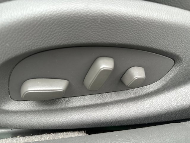 Used 2019 Summit White Chevrolet LT image 16