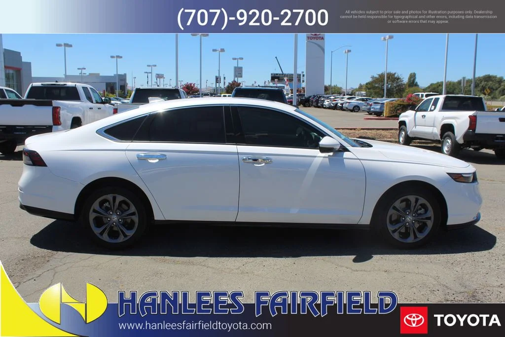 Used 2025 White Honda EX-L image 6