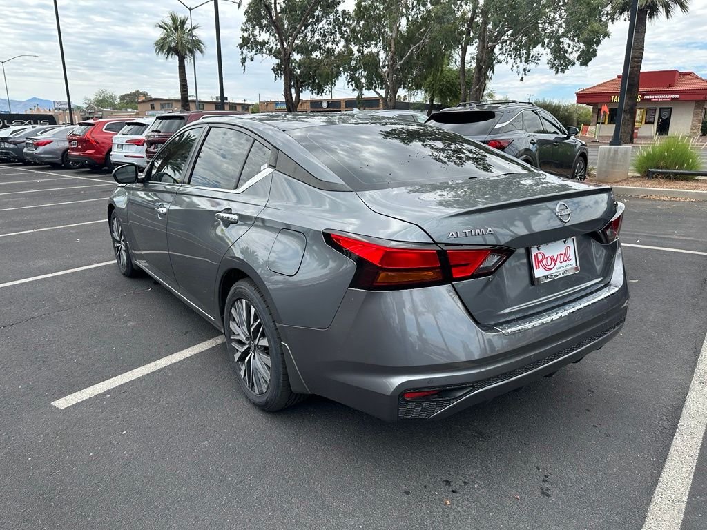 Used 2023 Gray Nissan 2.5 SV image 22