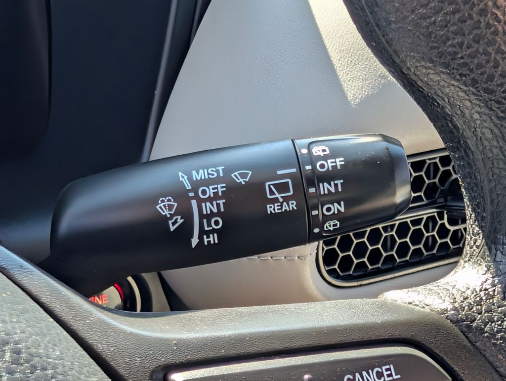 Used 2024  Honda LX image 28