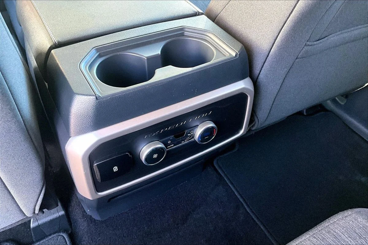 Used 2022  Ford XLT image 10