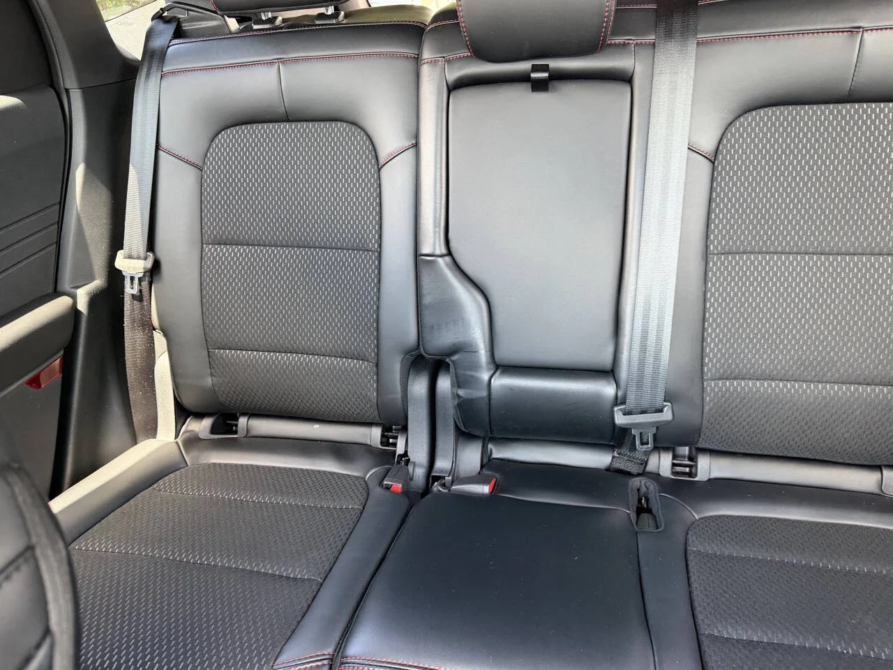 Used 2025 Red Ford ST Line 4dr SUV image 15
