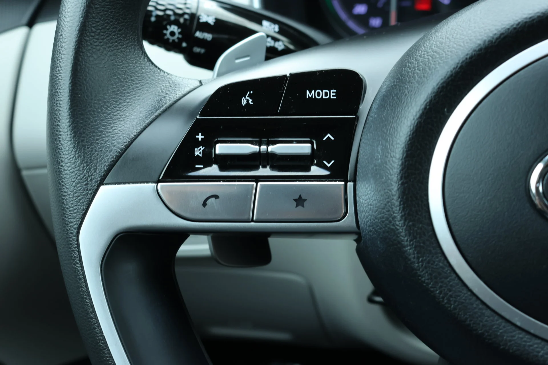 Used 2023 Gray Hyundai Blue image 9