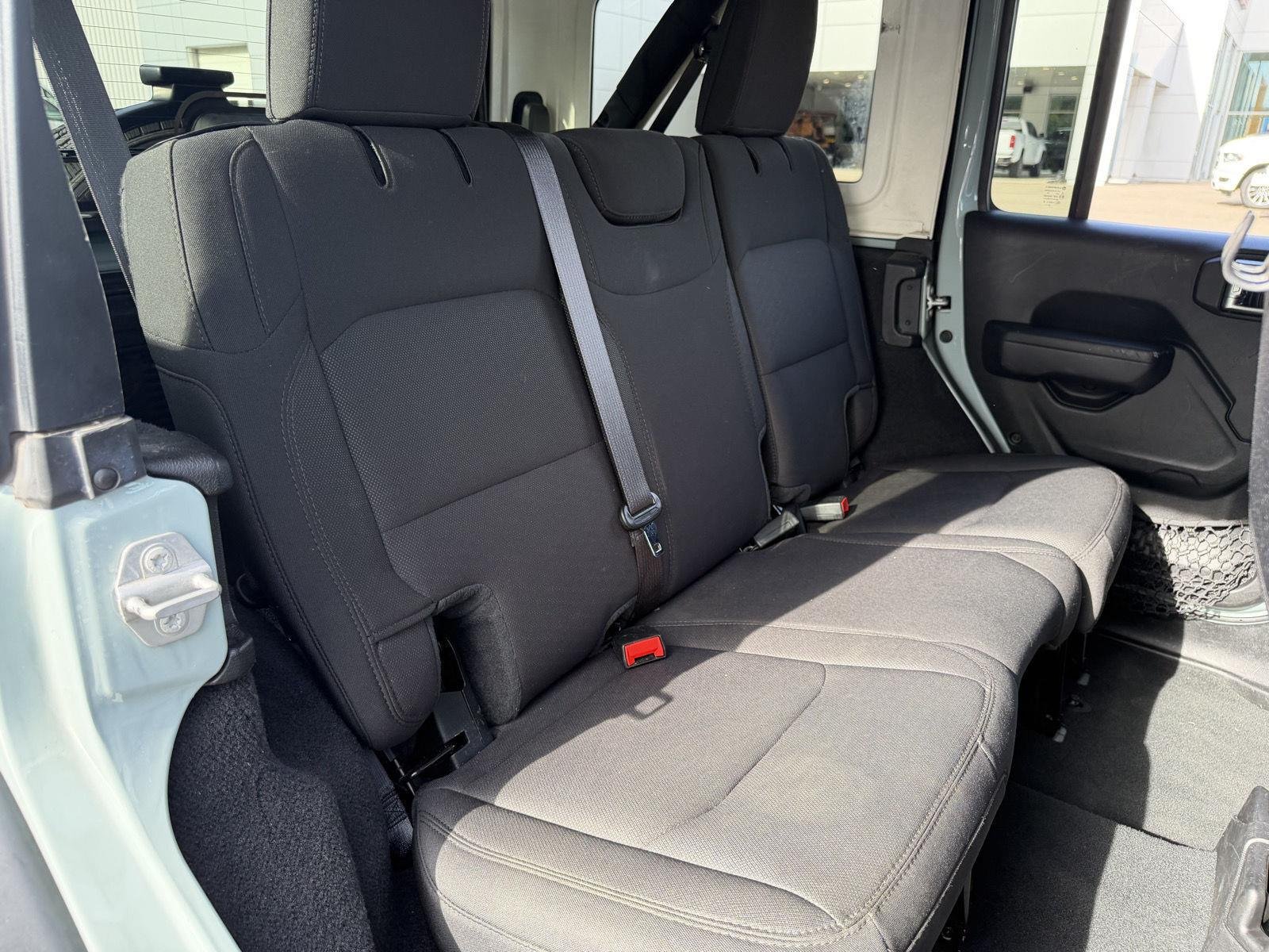 Used 2023 Earl Clearcoat Jeep Sport S image 20