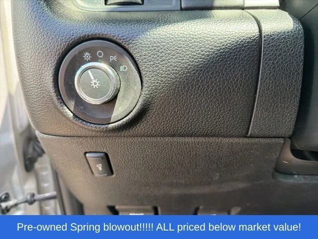 Used 2016 Silver Lincoln Select image 33