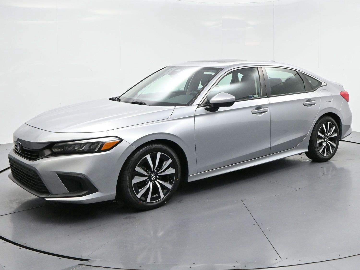 Used 2023 Lunar Silver Metallic Honda EX image 3