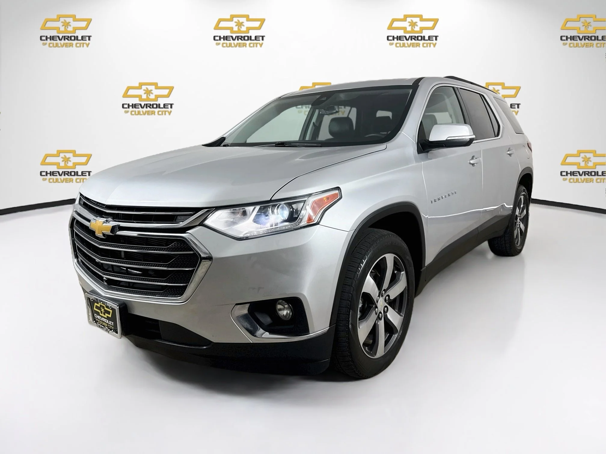 Used 2021 SILVER ICE METALLIC Chevrolet LT Leather image 3