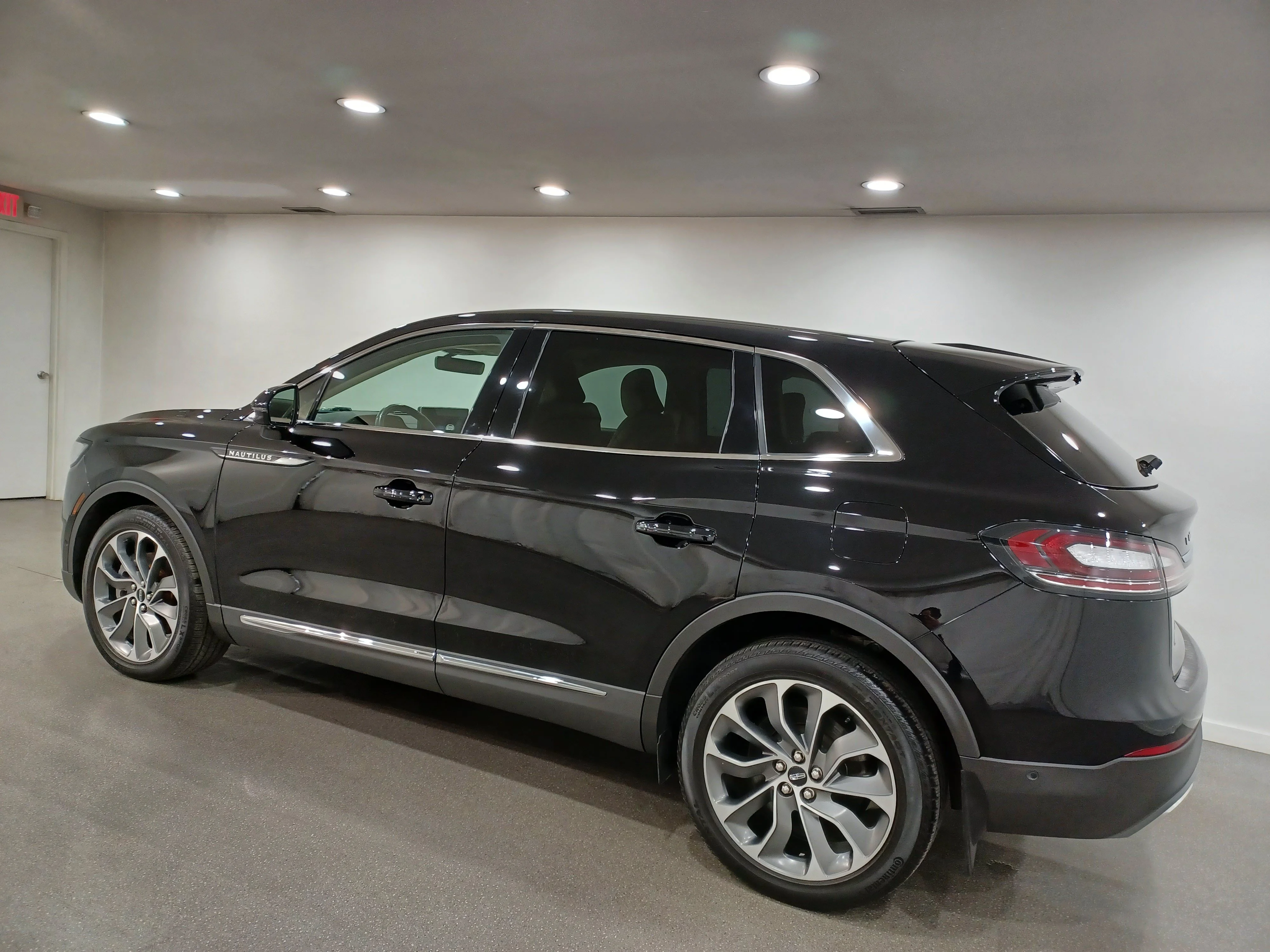 Certified Used 2023 Infinite Black Metallic Lincoln Reserve AWD*Adaptive Cruise | Remote Start | Nav | 360 Cam | Cooled Leather | Pano Roof | Htd Wheel image 7