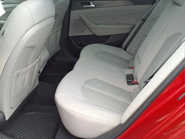 Used 2017 Red Hyundai Sport image 11