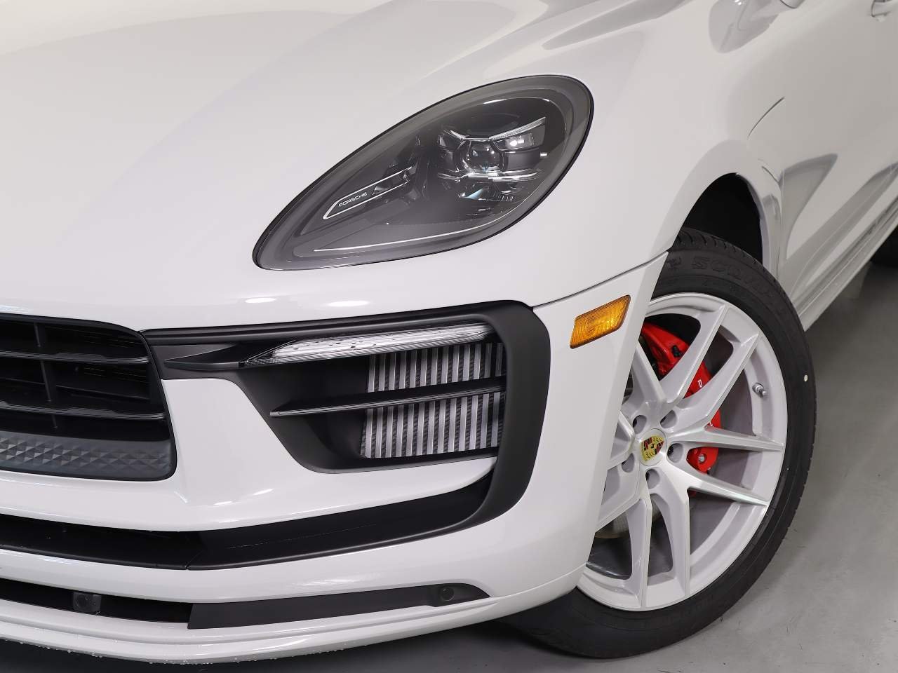 Certified Used 2026 Chalk Porsche Macan S image 12